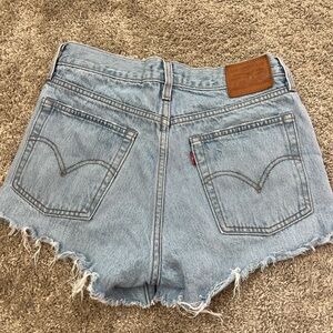 Levi's Premium Wedgie Straight Shorts Size 27 Womens Cut Off Raw Hem Button Fly